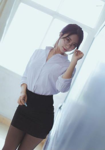 老师胸乳裸露网站_1080P电影完整版在线观看